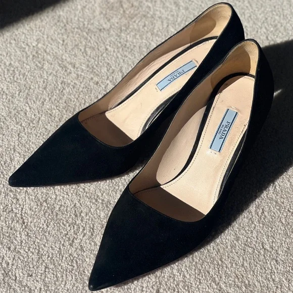 Authentic Prada Black Pointed Toe Heels - Picture 4 of 8